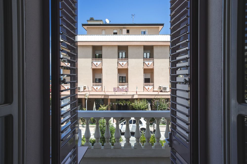 Hotel Eden Viserbella di Rimini Екстер'єр фото